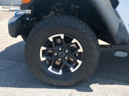 Used 2024 Jeep Wrangler Unlimited Rubicon 4xe AWD/4WD image 34