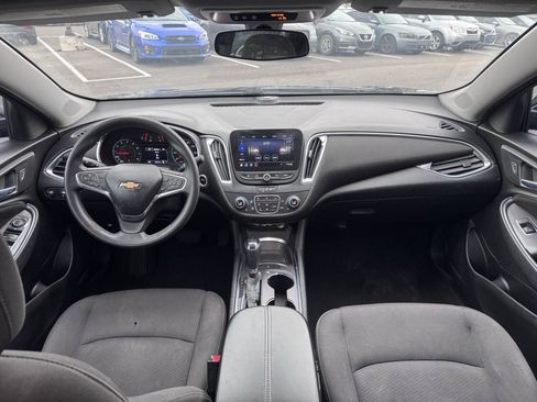 Used 2020 Chevrolet Malibu LT FWD image 17