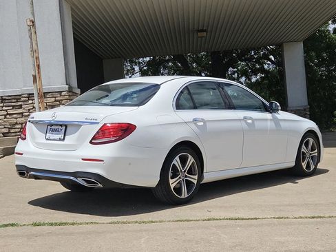 Used 2019 Mercedes-Benz E 300 4MATIC image 4