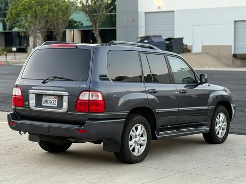 Used 2004 Lexus LX 470 4WD w/ Preferred Accessory Pkg image 23