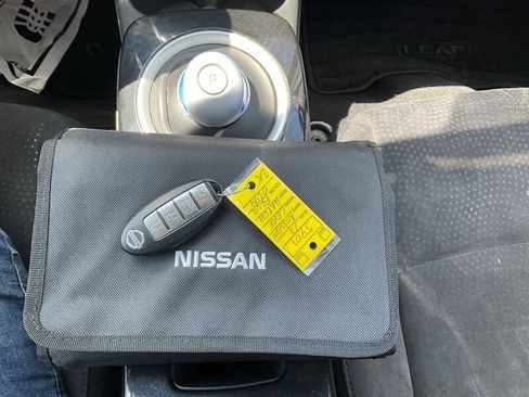 Used 2017 Nissan Leaf SV image 27