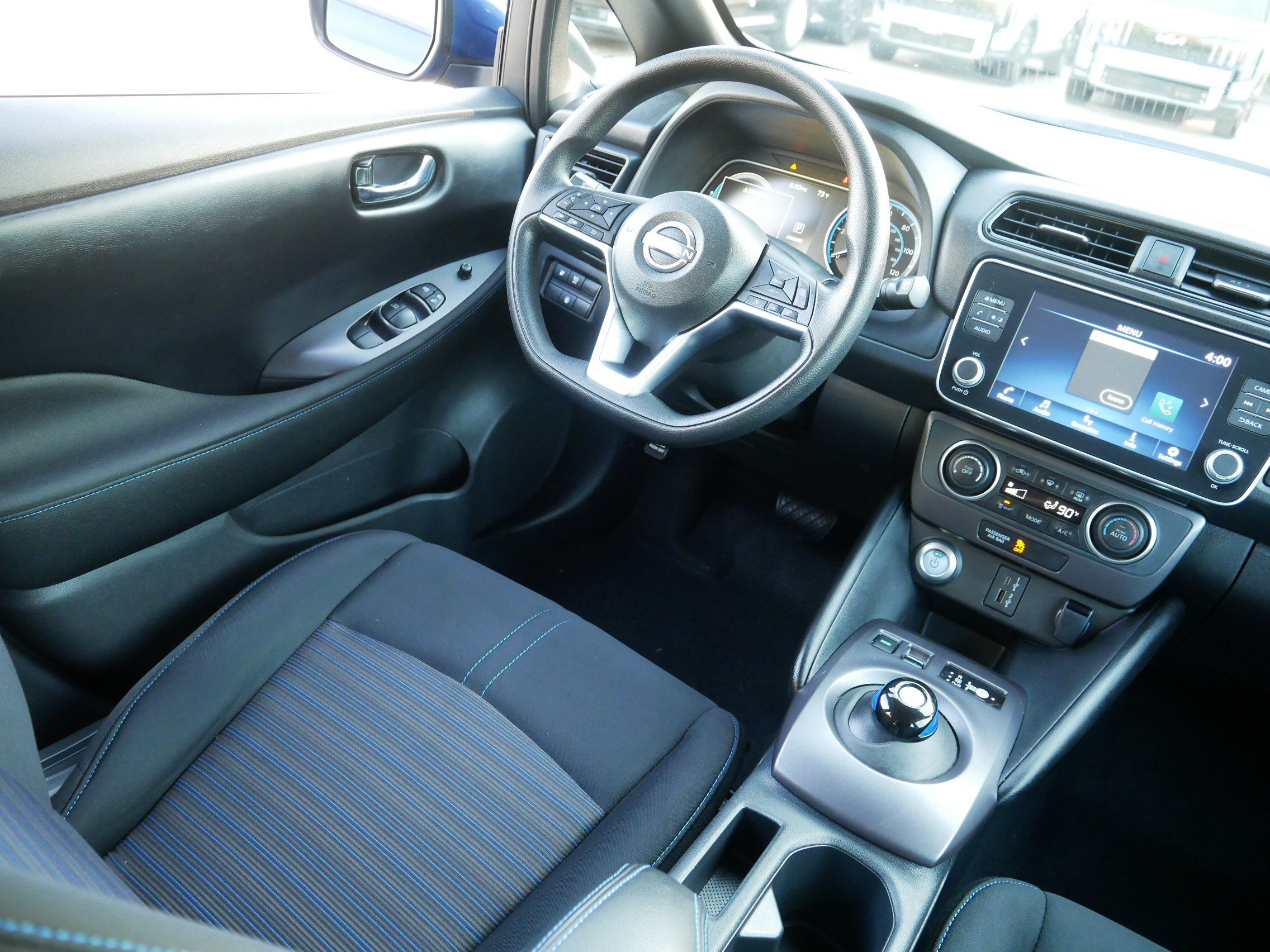 Certified 2025 Nissan Leaf S FWD image 9