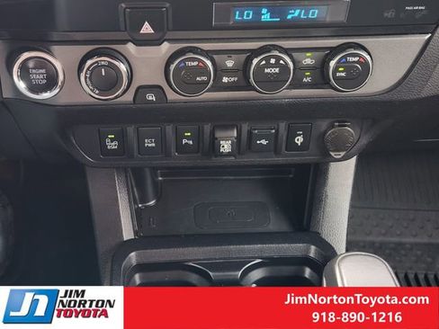 Used 2021 Toyota Tacoma TRD Sport w/ Technology Package image 21