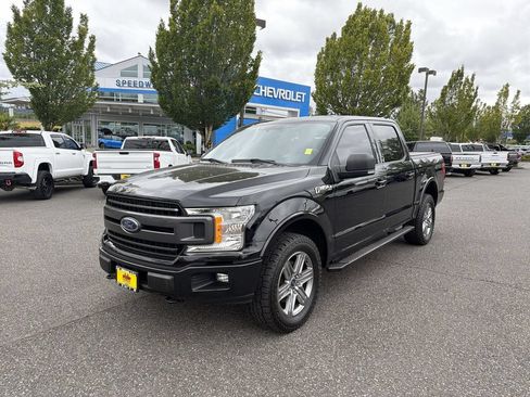 Used 2018 Ford F150 XLT w/ Equipment Group 302A Luxury AWD/4WD image 5