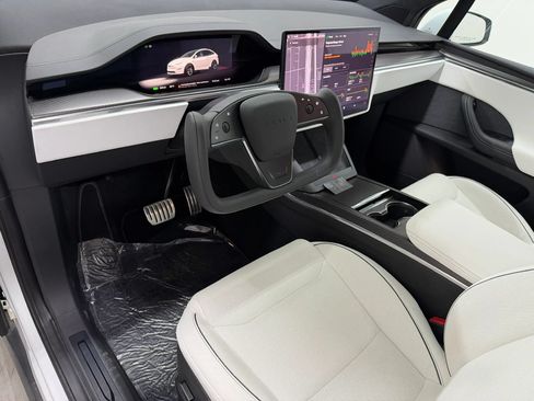 Used 2022 Tesla Model X Plaid AWD/4WD image 10
