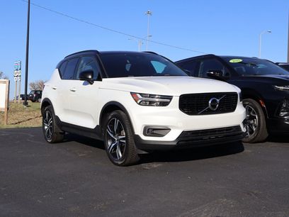 Used 2019 Volvo XC40 T5 R-Design