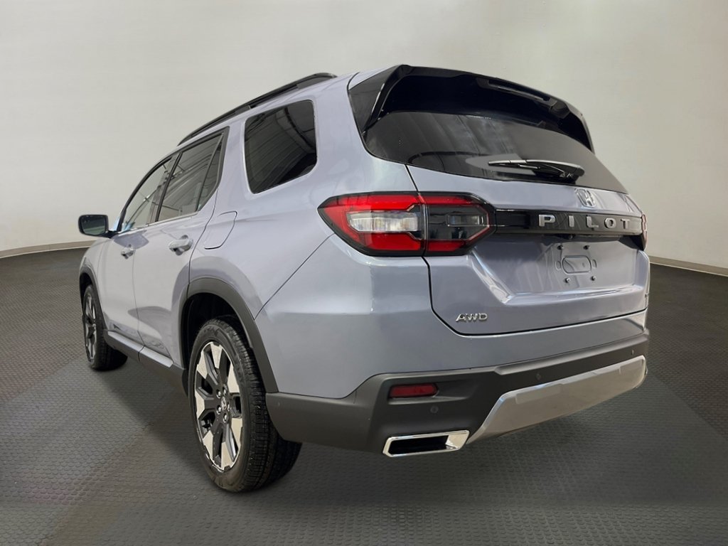 New 2026 Honda Pilot Touring image 3