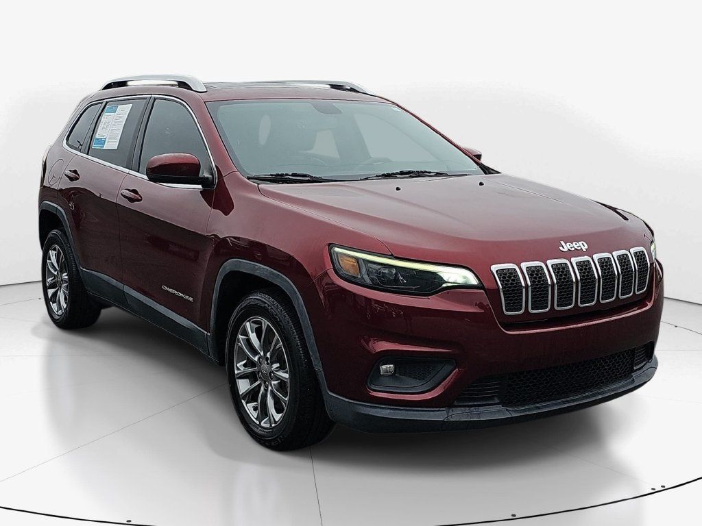 Used 2019 Jeep Cherokee Latitude Plus w/ Comfort/Convenience Group FWD image 3