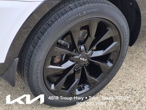 Certified 2023 Kia Sorento SX FWD image 7