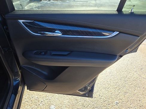 Used 2020 Cadillac XT6 Premium Luxury image 11