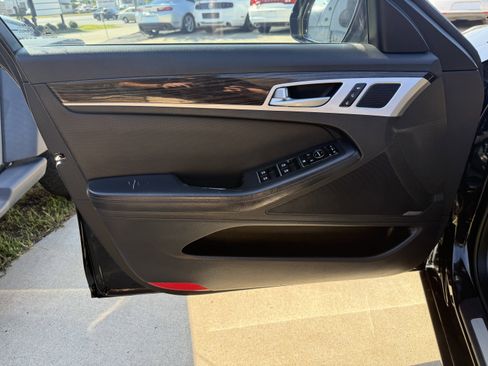 Used 2015 Hyundai Genesis 3.8 w/ Option Group 02 image 19