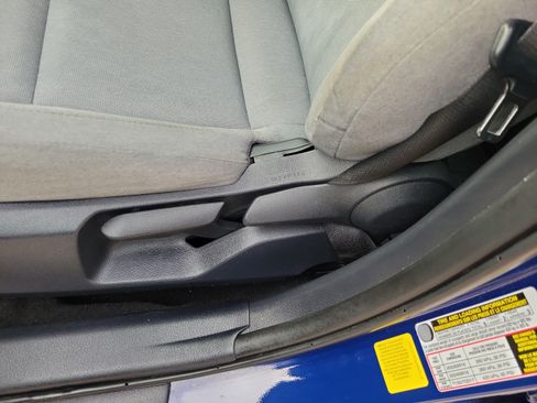 Used 2025 Toyota Camry LE FWD image 10