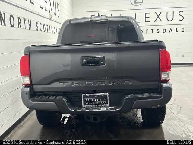 Used 2017 Toyota Tacoma TRD Off-Road AWD/4WD image 3