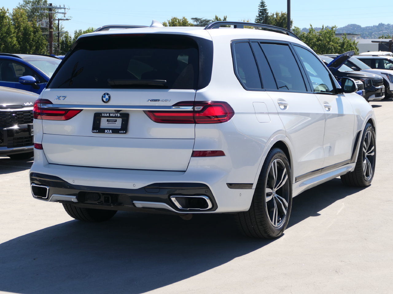 Used 2019 BMW X7 xDrive40i w/ Premium Package AWD/4WD image 3