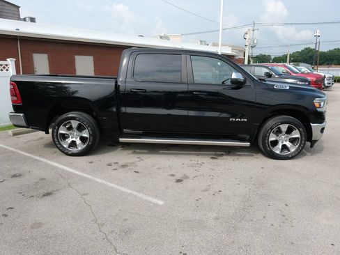 Used 2023 RAM 1500 Laramie AWD/4WD image 2