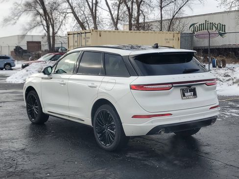 New 2026 Lincoln Corsair Premiere image 3