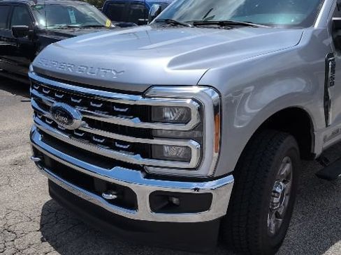 Used 2023 Ford F350 Lariat w/ Chrome Package AWD/4WD image 12