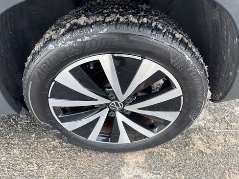 Used 2022 Volkswagen Taos SE image 8