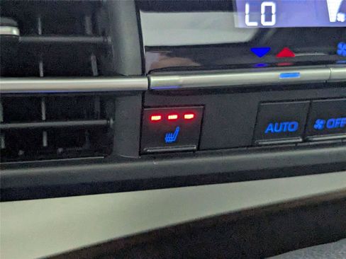 Certified 2022 Toyota Sienna XLE FWD image 24