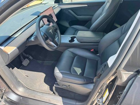 Used 2025 Tesla Model Y Long Range RWD image 5