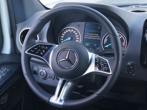 New 2024 Mercedes-Benz eSprinter 170 Cargo image 16