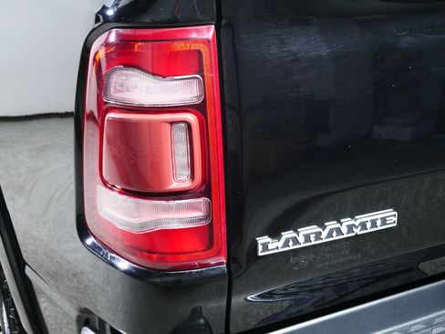 Used 2020 RAM 1500 Laramie AWD/4WD image 17