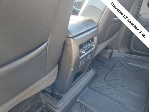 Used 2022 Chevrolet Traverse LT w/ LT Premium Package image 15