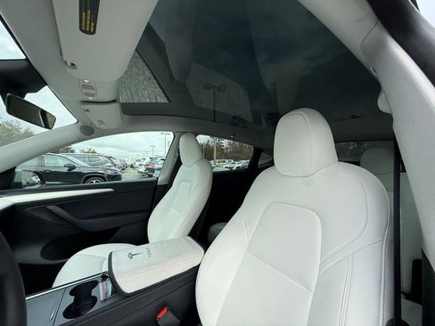 Used 2023 Tesla Model Y Long Range image 23