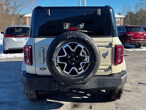 Used 2025 Ford Bronco Outer Banks image 6