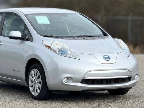 Used 2014 Nissan Leaf S image 15