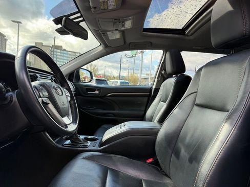 Used 2014 Toyota Highlander Limited w/ Driver Technology Package image 14
