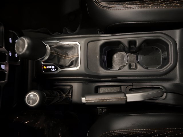 Used 2021 Jeep Wrangler Unlimited Sahara AWD/4WD image 30