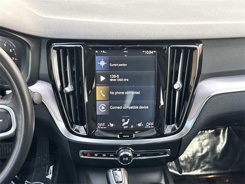 Used 2019 Volvo S60 T6 Momentum w/ Multimedia Package image 10