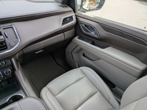 Used 2024 Chevrolet Tahoe LT RWD image 17