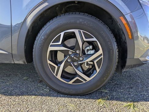 Used 2023 Kia Sportage LX image 11