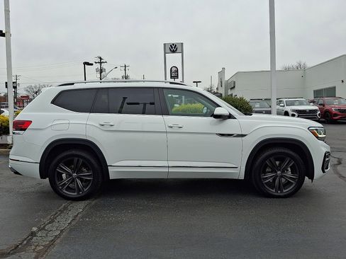 Certified 2022 Volkswagen Atlas SEL R-Line image 7