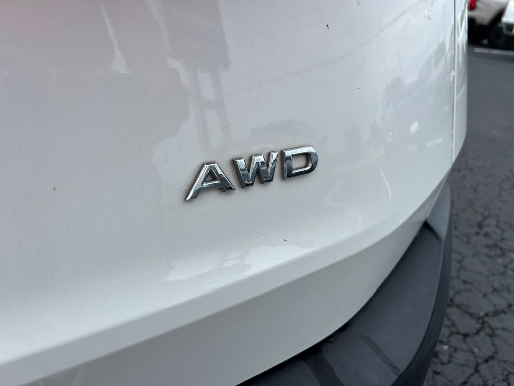 Used 2023 Nissan Rogue S AWD/4WD image 11