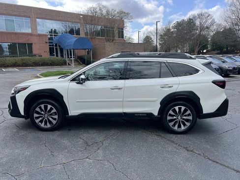 Used 2023 Subaru Outback Touring image 4