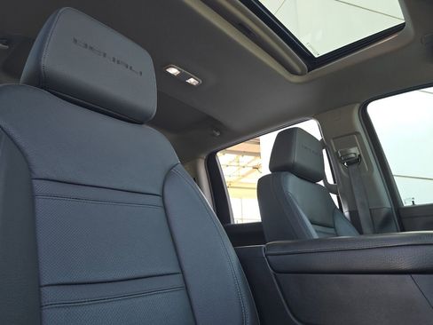 Used 2023 GMC Sierra 3500 Denali w/ Denali Ultimate Package AWD/4WD image 16