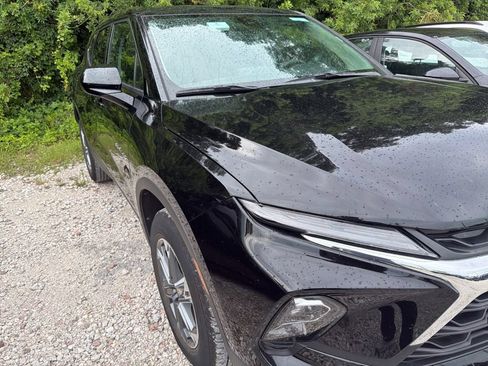 Used 2025 Chevrolet Blazer LT FWD image 9