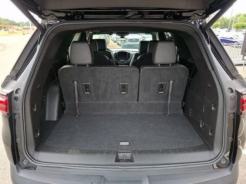 Used 2022 Chevrolet Traverse RS FWD image 23