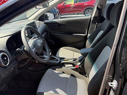 Used 2023 Hyundai Kona SE w/ Cargo Package AWD/4WD image 9
