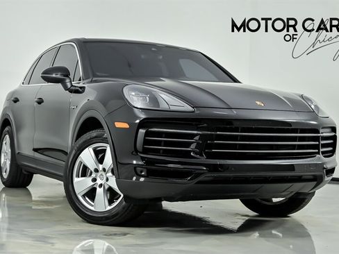 Used 2023 Porsche Cayenne AWD/4WD image 1