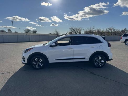 Used 2022 Kia Niro LXS image 6