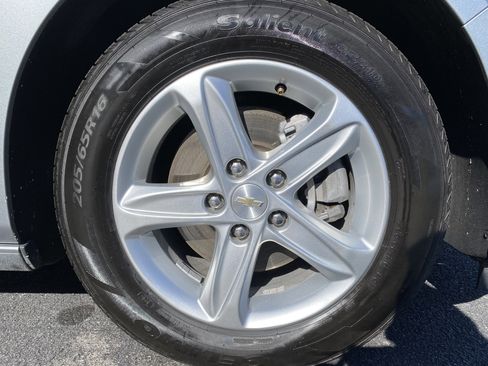 Used 2024 Chevrolet Malibu LT image 37