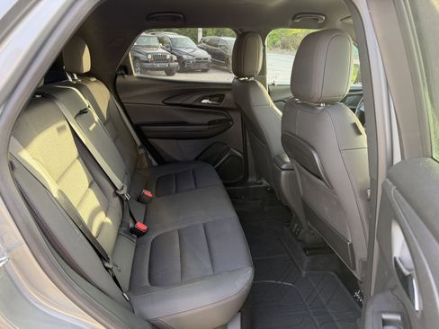 Used 2023 Chevrolet TrailBlazer RS w/ Convenience Package FWD image 11