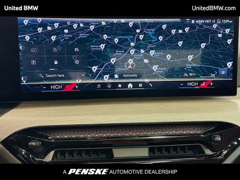 Used 2025 BMW 330i Sedan image 10