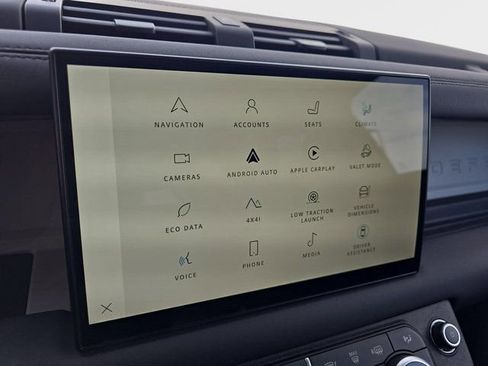 Used 2025 Land Rover Defender 110 S image 23