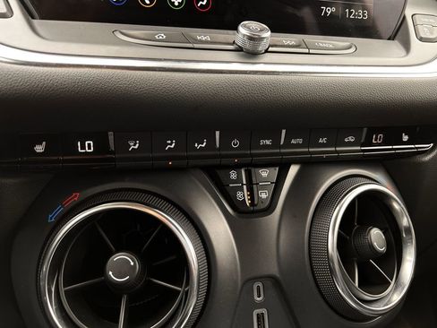 Used 2025 Chevrolet Blazer LT image 21