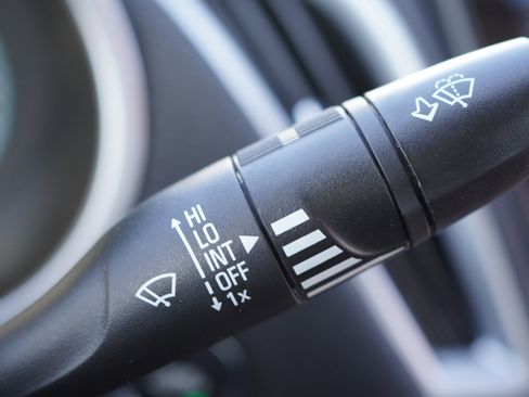 Used 2024 Chevrolet Malibu LT image 37